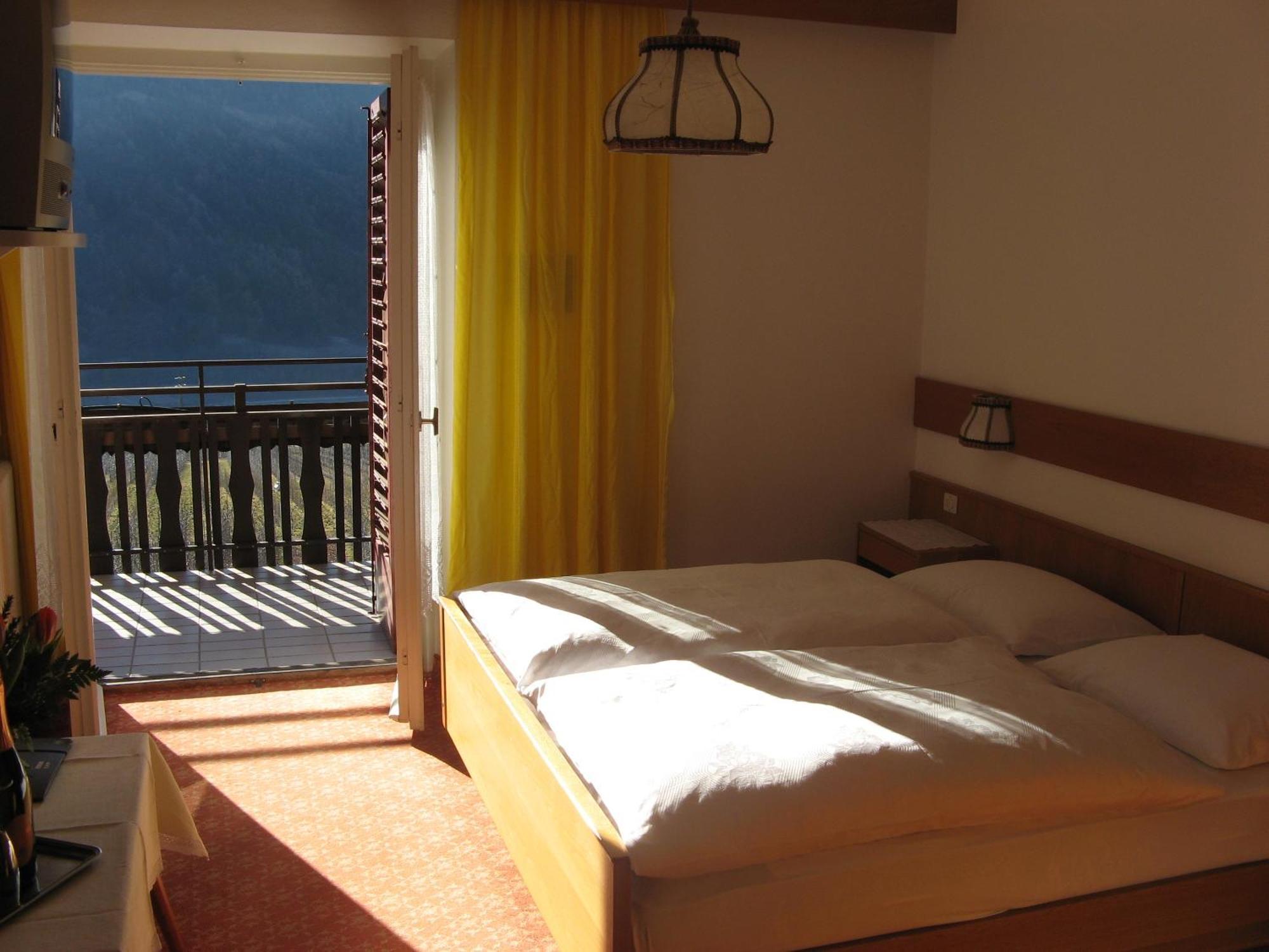 Pfoestlhof Bed & Breakfast Parcines Bagian luar foto