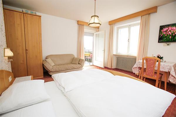 Pfoestlhof Bed & Breakfast Parcines Bagian luar foto